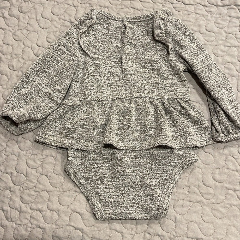 Carter’s Outfit - Picture 5 of 8